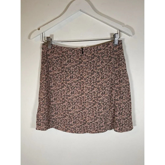 American Eagle Floral Front Slit Mini Skirt Pink/Black Size Small - Picture 2 of 5